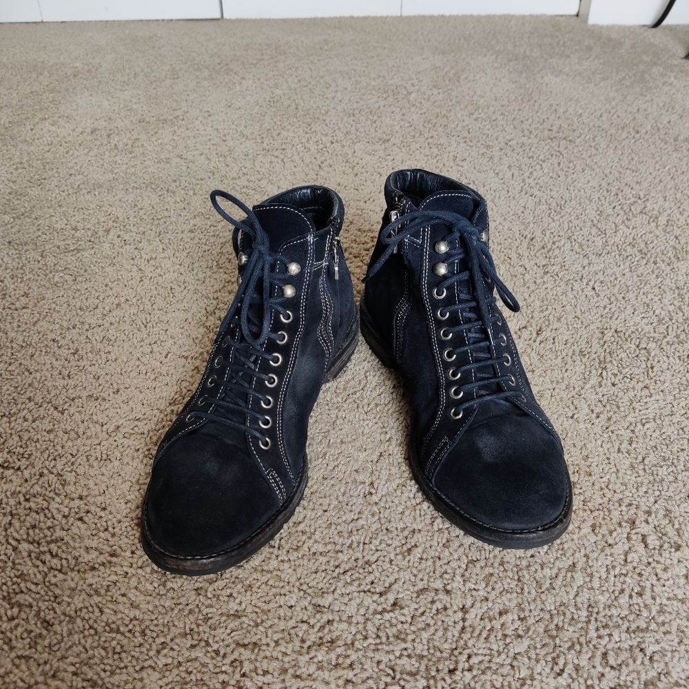 Donald J Pliner Boots